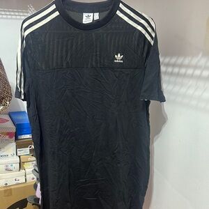 Adidas Black Short Sleeve Tee with Ribbed Design